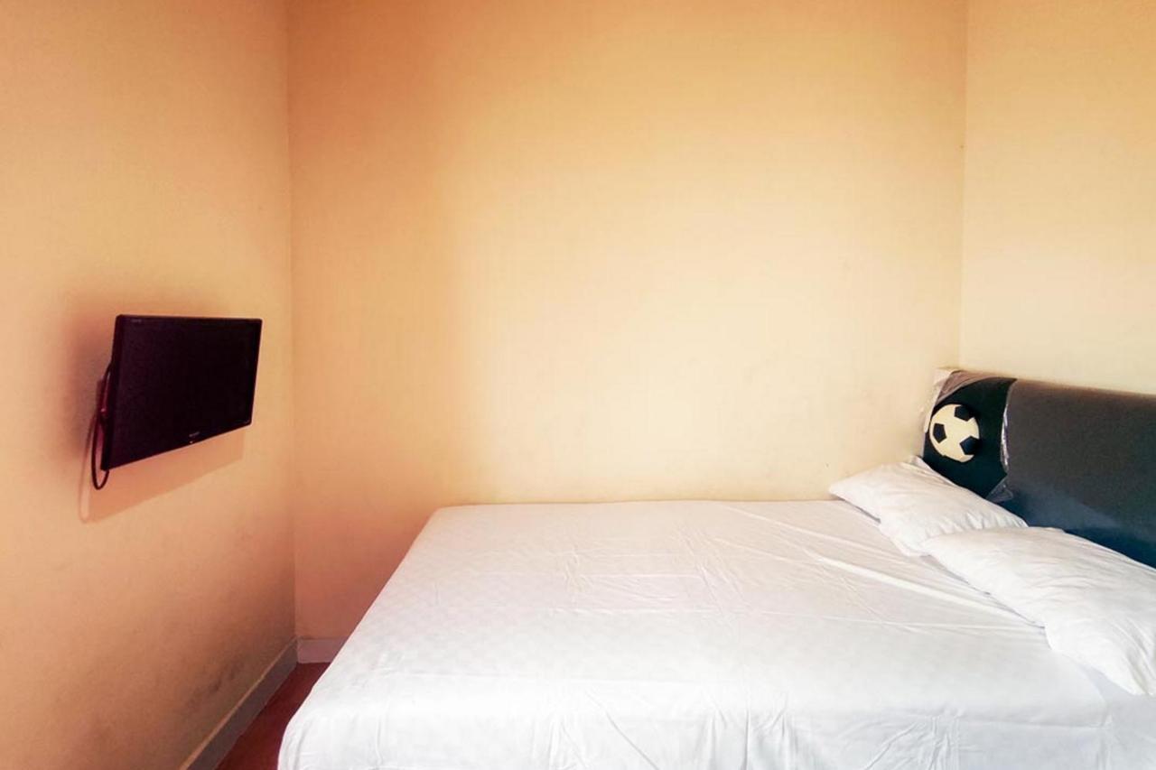 Chandra Graha Guesthouse Palu Exterior photo